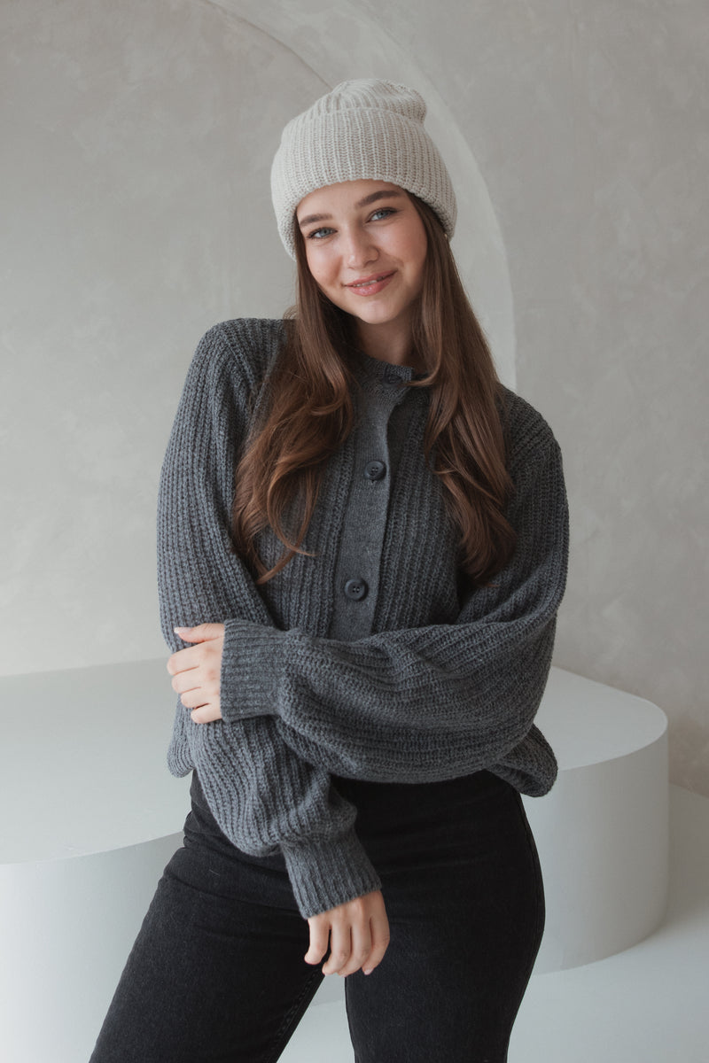 Strickjacke aus Wolle Grau